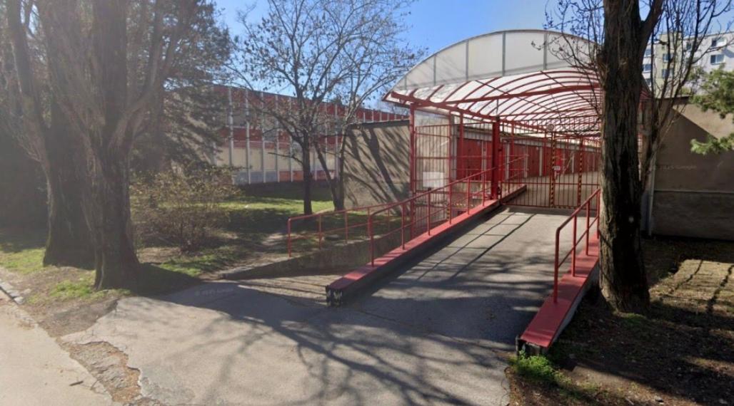 Priestranná garáž na prenájom na Chlumeckého, Bratislava II TOP