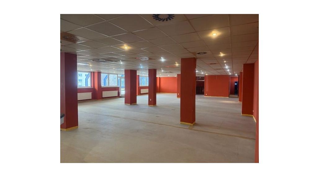 Veľkorysý komerčný priestor na prenájom v Bratislave V 