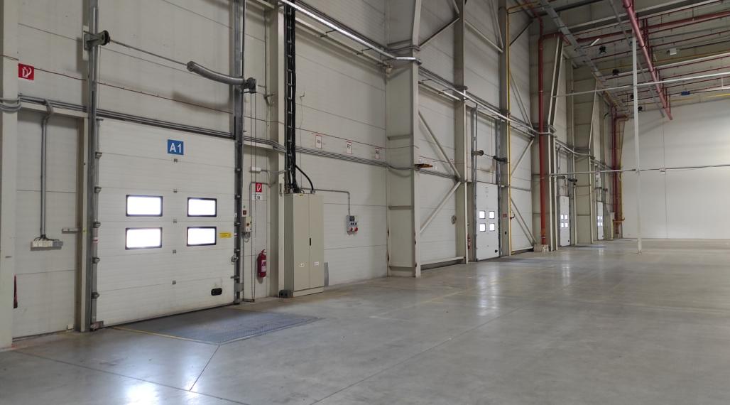 SKLADY / HALY / výrobné priestory v RAČI na prenájom, s možnosťou kancelárií