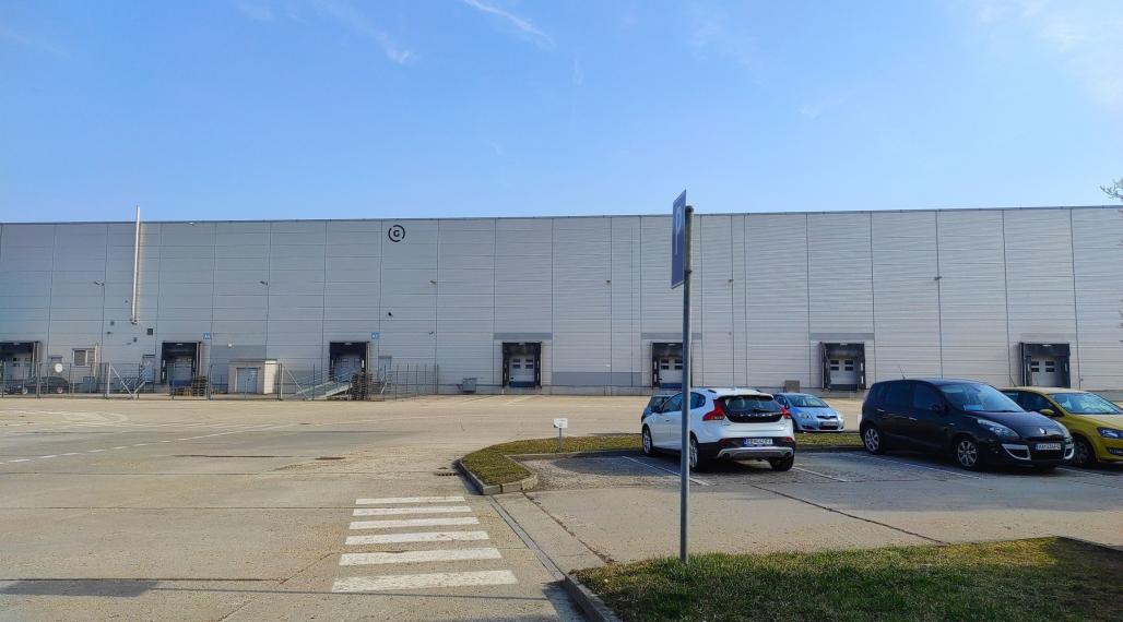 SKLADY / HALY / výrobné priestory v RAČI 1.200-5.500m2 na prenájom, s možnosťou kancelárií