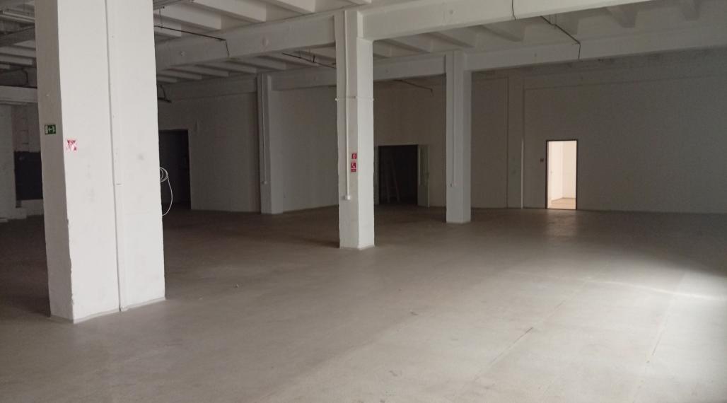 Vykurované skladové priestory na prenájom 447 m2, Trenčín, Za mostami