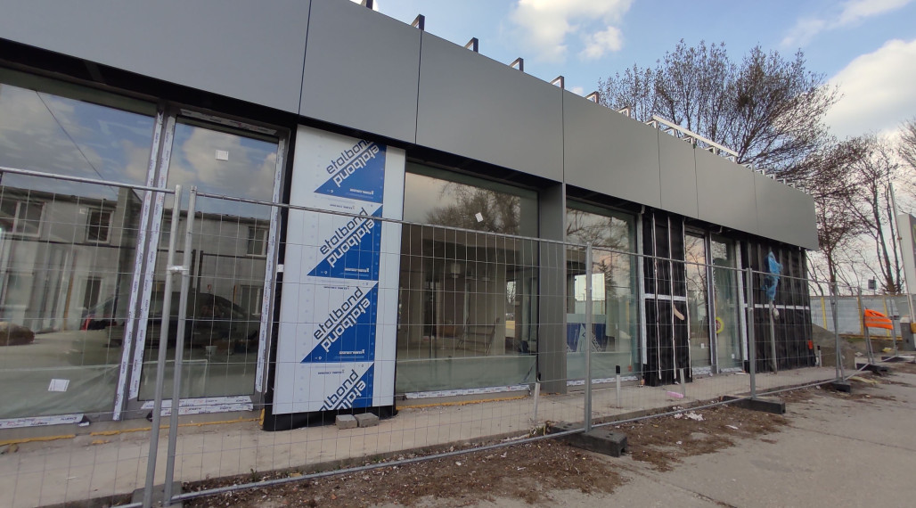 Nové SHOWROOM/obchodné priestory s výkladmi na prenájom – Slovnaftská, Bratislava  II