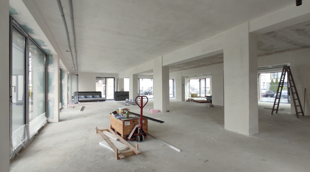 Nové SHOWROOM/obchodné priestory s výkladmi na prenájom – Slovnaftská, Bratislava  II