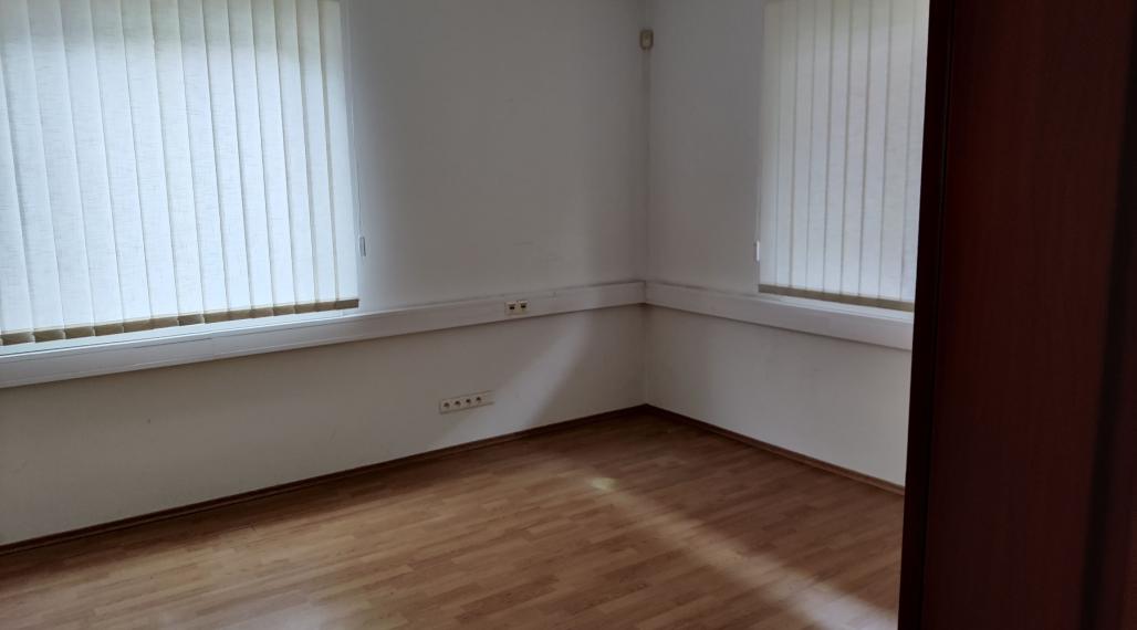 Na prenájom nebytový priestor o výmere 90m2 v Ružinove