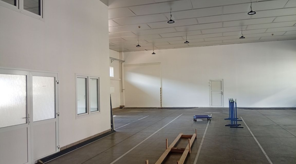 Výrobná hala s kanceláriami,  Považská Bystrica