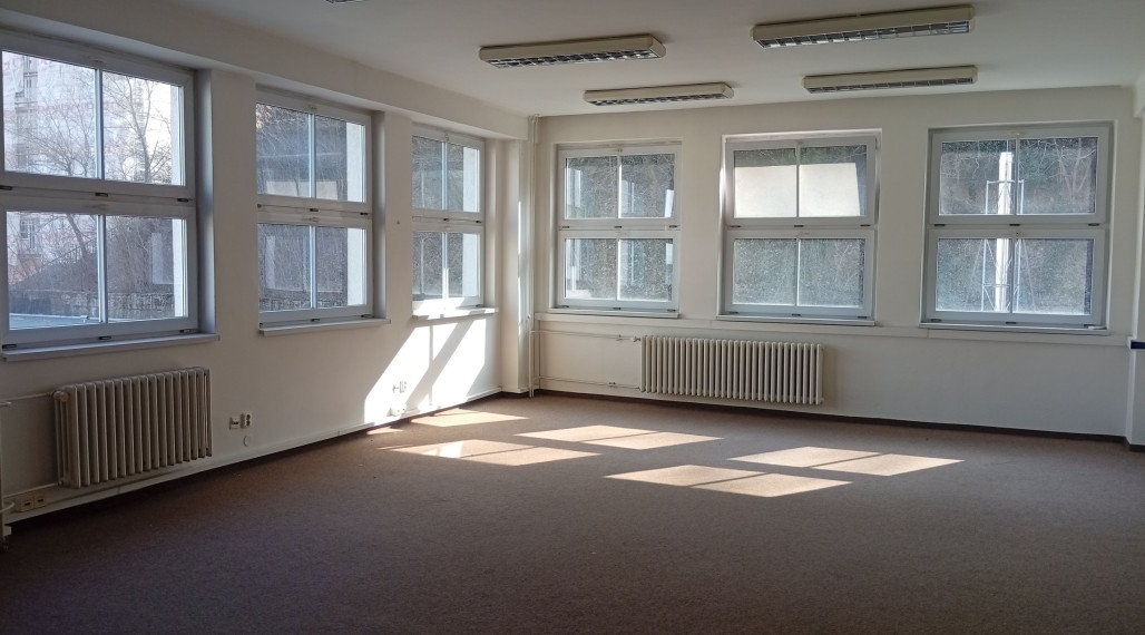 61 m2 Administratívne priestory na PRENÁJOM, Trenčín-centrum