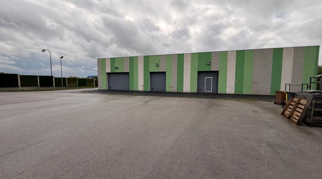 Na predaj nadštandardné administratívno-skladové priestory vo Svätom Jure vrátane pozemku 2086 m2