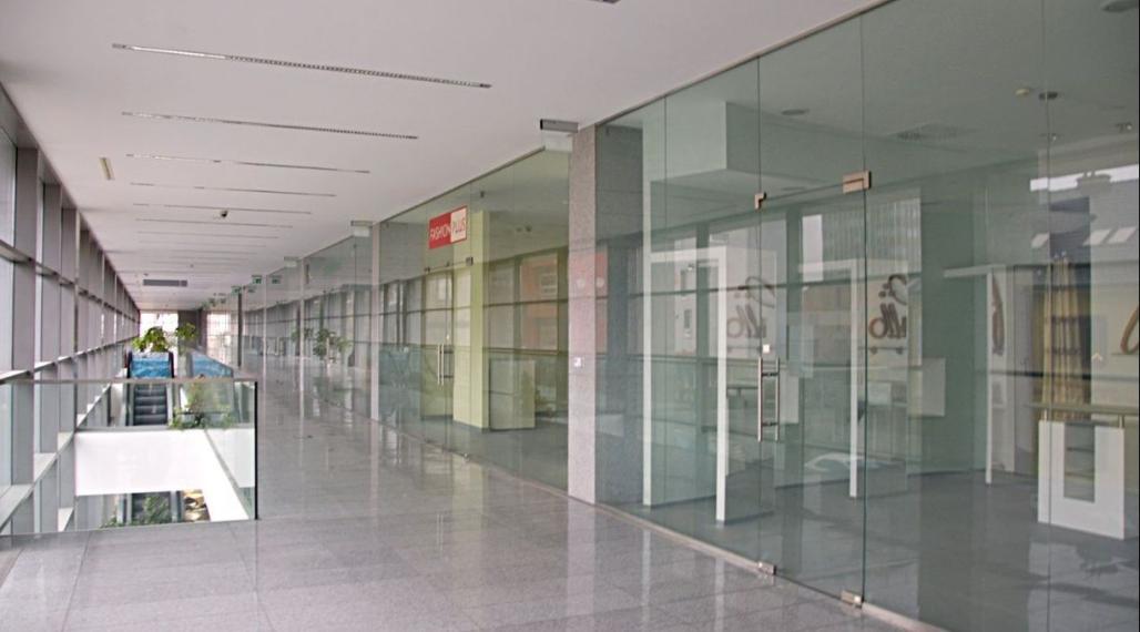 Na prenájom 200 m2 obchodné priestory v polyfunkčnom centre, Trenčín