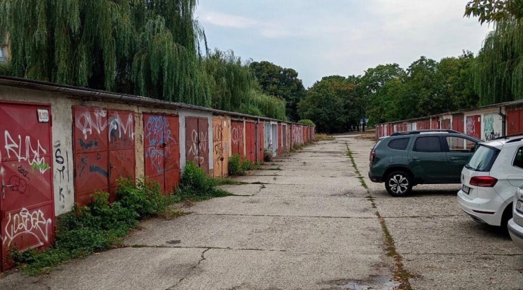 Na predaj betónová garáž - Bratislava III