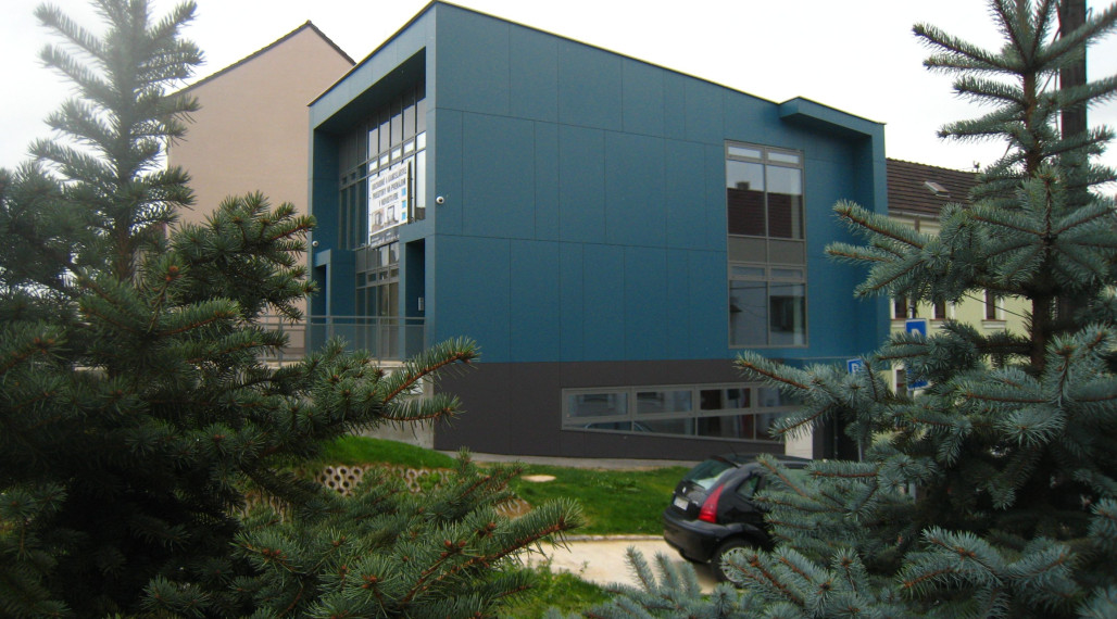 Obchodný/kancelársky priestor na prízemí, 111 m² + 4x PARKING, Smrečianska-BAIII