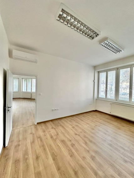 Administratívne priestory na prenájom, 80 m2, Trenčín –  pri OC MAX