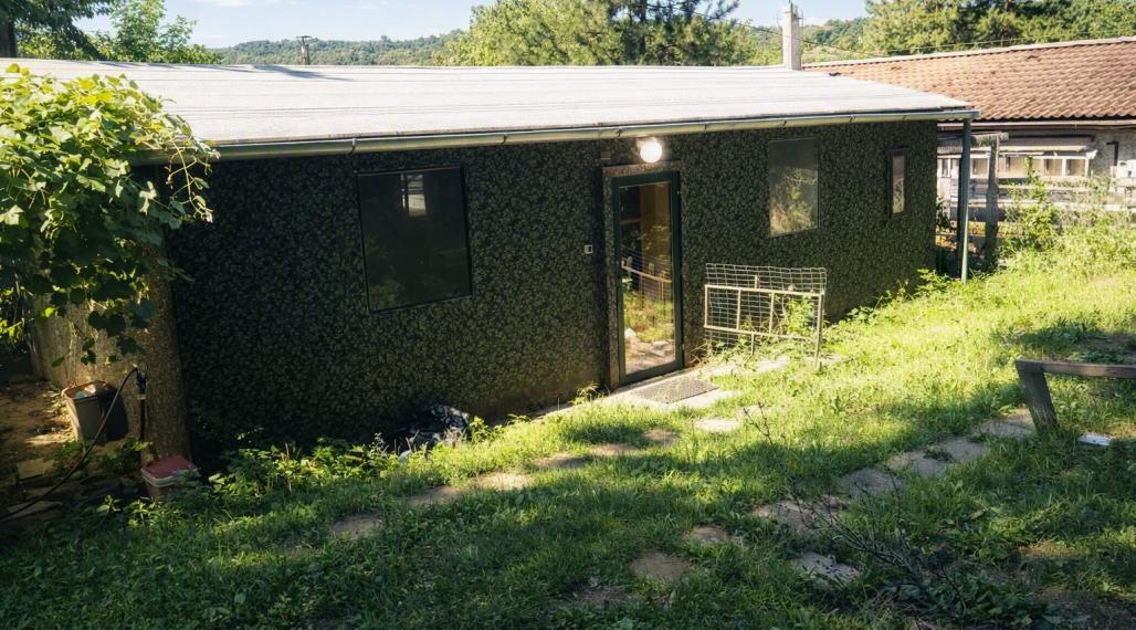 Na predaj drevená chata v krásnom a pokojnom lesnom prostredí 