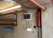 Samostatná garáž s elektrinou na predaj - Ružinov - fotografia 3