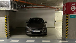  Na predaj priestranné dvojité parkovacie miesto v obľúbenom projekte CityPark Ružinov TOP - fotografia 1