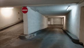 Na predaj veľká samostatná garáž s výmerou 22 m² - Bratislava V - fotografia 2