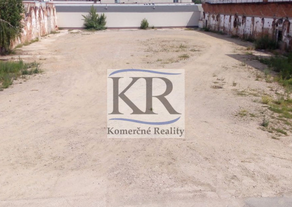 Spevnená plocha na prenájom, Trenčín, 2600m2