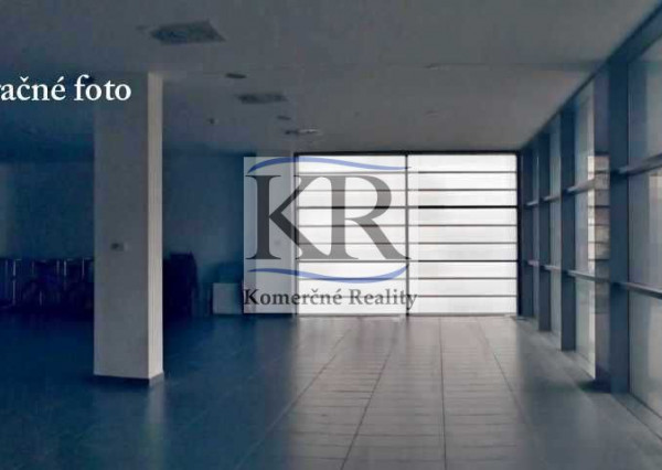 340 m2 - Obchodné priestory, Trenčín-Centrum