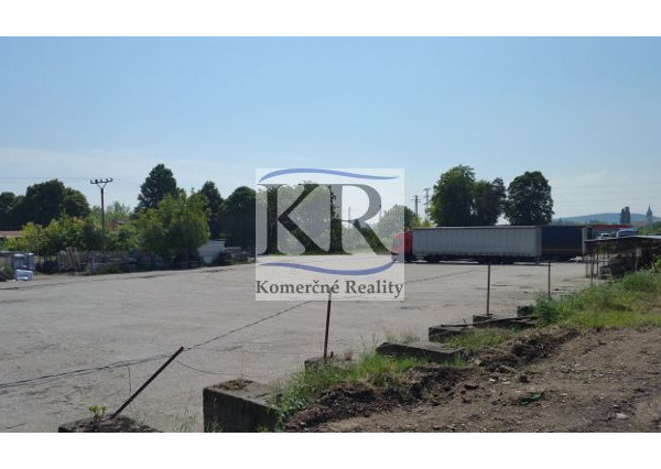 Voľné spevnené plochy v uzavretom areály, Nitra