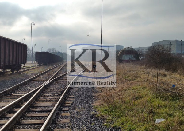 Spevnené voľné plochy, v uzavretom areály, Vráble