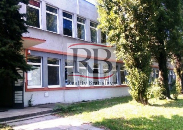 Klimatizovaný kancelársky priestor na Bojnickej ul. v Novom meste, 26m2