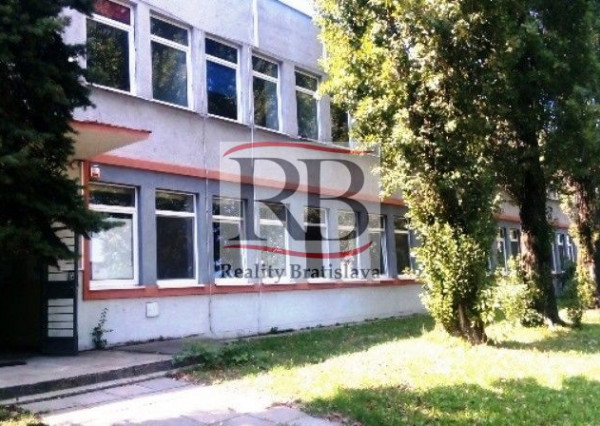 Klimatizovaný kancelársky priestor na Bojnickej ul. v Novom meste, 36m2