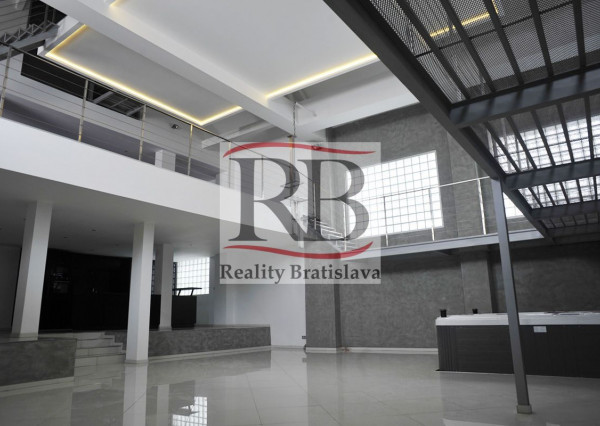 Dom vhodný aj na bývanie aj na podnikanie