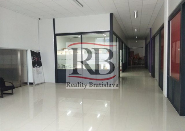 Na prenájom obchodný priestor na Starej Vajnorskej v Golden City v BAIII, 75m2