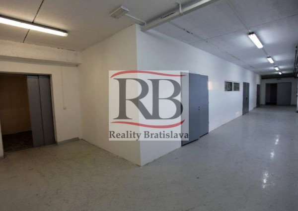 Skladové priestory, Elektrárenská, Bratislava III