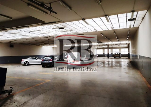 Výrobno - skladový priestor na prenájom, Trenčianska - Ružinov