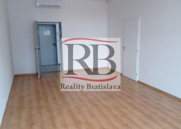 Kancelárske priestory na Kopčianskej v Bratislave V