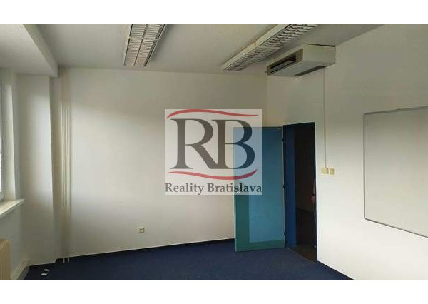Kancelársky priestor na prenájom na Karloveskej ulici