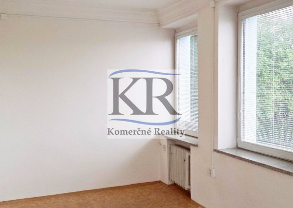 28 m2 kancelárie na prenájom, Trenčín