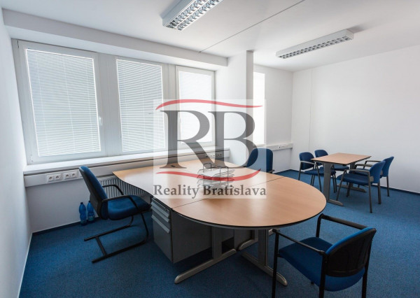 Kancelárske priestory v blízkosti diaľničného obchvatu, letiska a OC AVION TOP