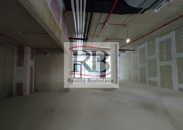 Lukratívne obchodné priestory v Apollo NIVY, Prievozská-Ružinov