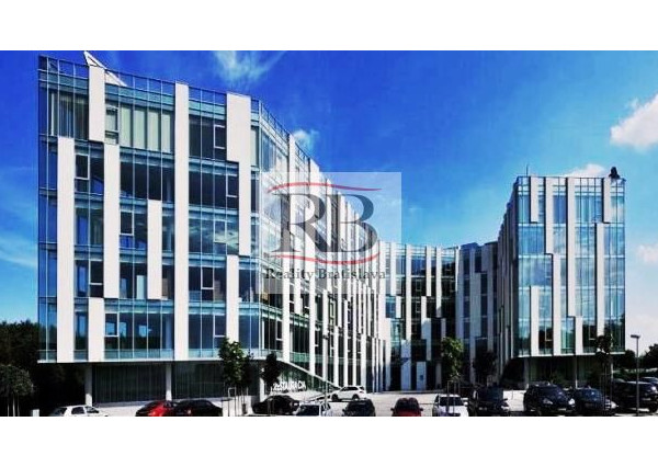 Samostatný kancelársky celok 107m² v blízkosti letiska na prenájom