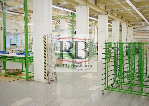 Prenájom objektu - výrobné haly 4787,4 m2 Hodonín