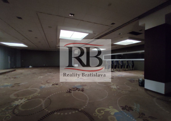 3.000m2 kongresová sála, lobby, kuchyňa, jedáleň a príslušenstvo na prenájom, Bajkalská