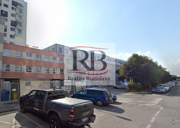 Obchodný priestor v Bratislave - Petržalke na Úderníckej ulici