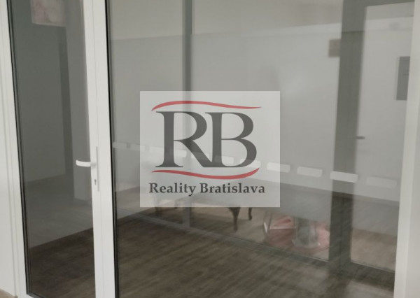 12,38 m2 exkluzívna kancelária na prenájom Malacky