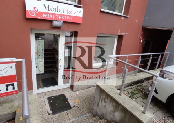 Obchodný priestor s výkladmi na PREDAJ, Záhradnícka – RUŽINOV, BA2