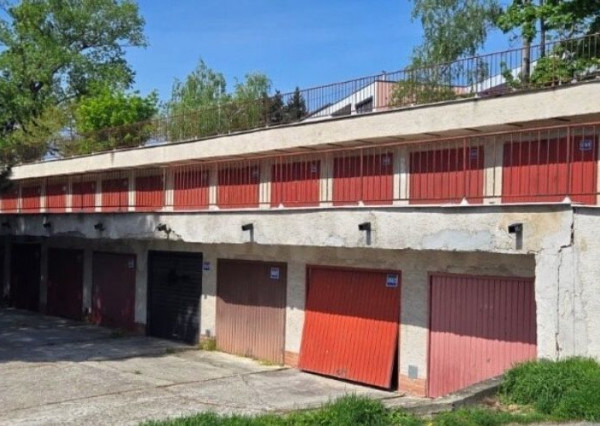 Garáž 18 m2 na Guothovej ulici - Kramáre