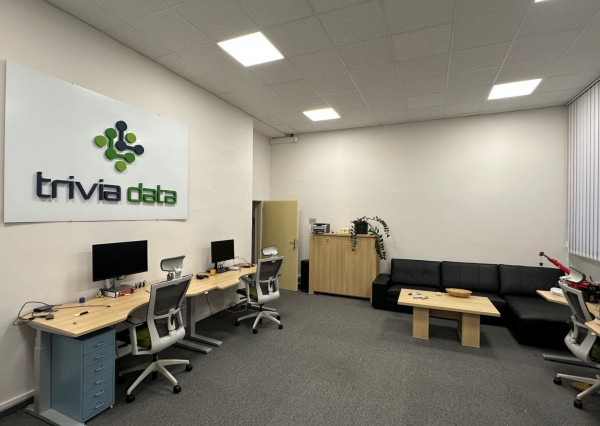 Celok 3 kancelárií na vyvýšenom prízemí v blízkosti Klientskeho centra, Bratislava II, 100m2