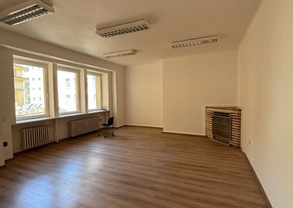 Kancelársky komplex v historickej admin. budove v Starom Meste TOP