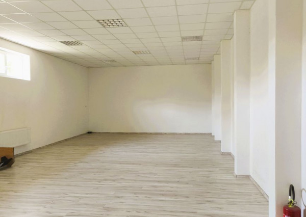 Prenájom komerčného priestoru 236 m² – Dúbravka
