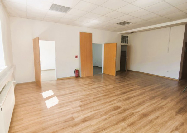 SAMOSTATNÝ KANCELÁRSKY CELOK 150 m2 – DÚBRAVKA