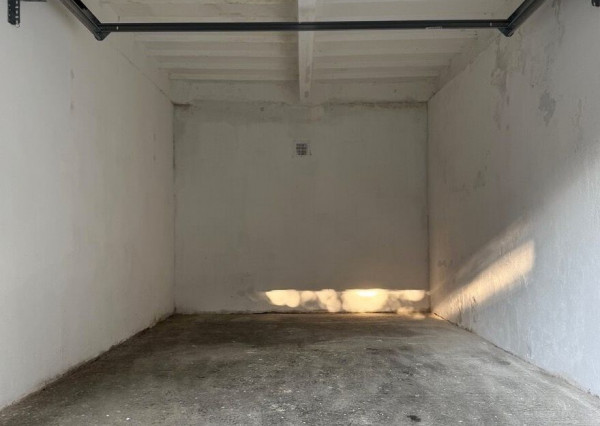 Na predaj - garáž, ul.Koceľova, Bratislava II