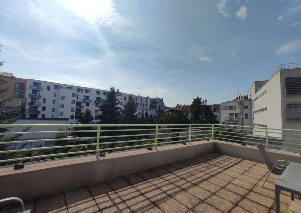 Kancelária 29,4m2 s terasou na prenájom, Čajákova, Staré Mesto