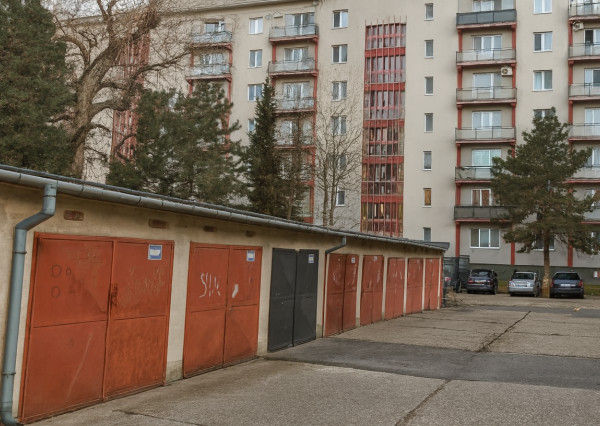 Garáž na predaj - ul. Haburská, Bratislava II