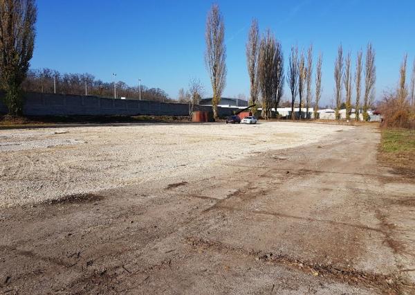 vonkajšia spevnená plocha v Nitre