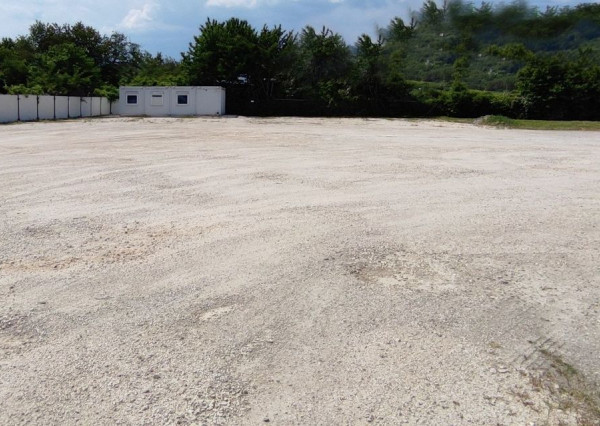 Spevnená plocha, Nové Mesto nad Váhom